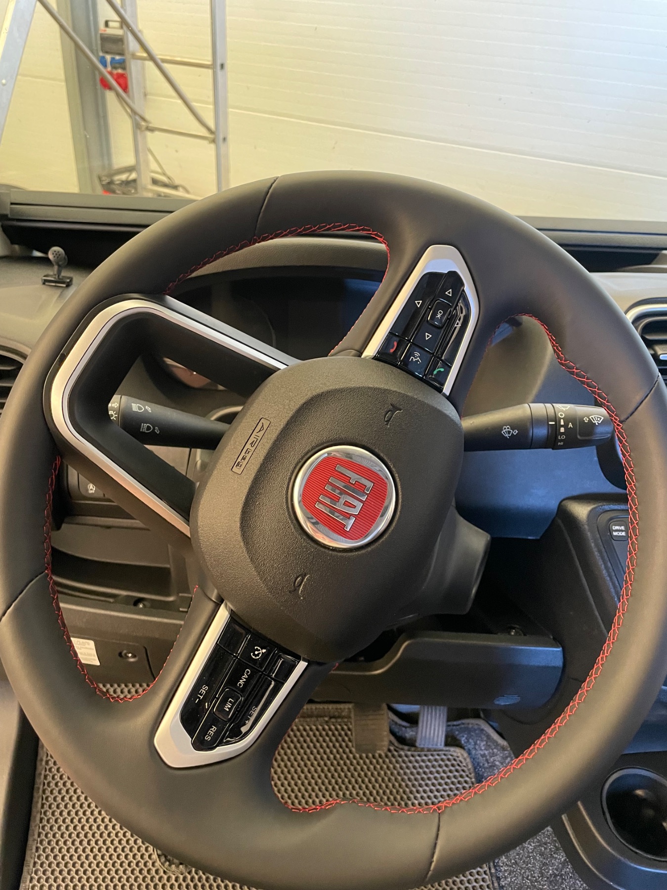 Kamper przed detailingiem